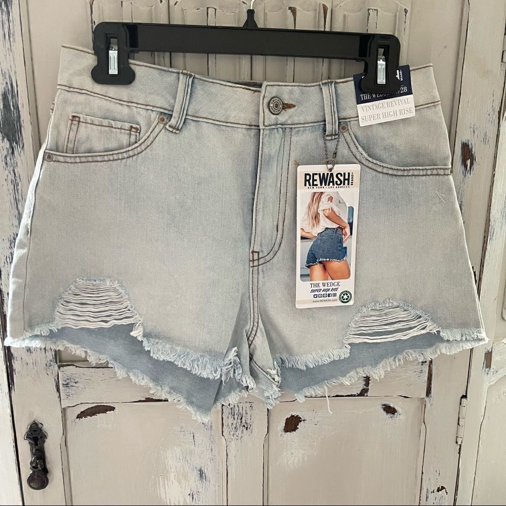 Rewash The Wedge Vintage Revival Super High Rise Light Wash Jean Shorts 28 NWT
